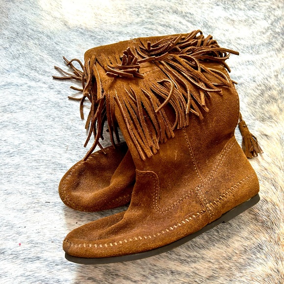 Minnetonka size 8 never worn - Picture 1 of 6